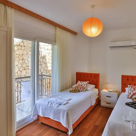 Merkezde, Konforlu, 2 Odali Kaş