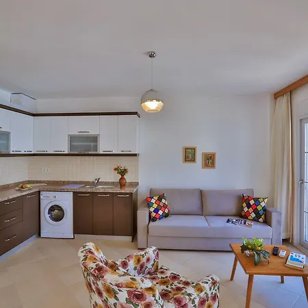 Merkezde, Konforlu, 2 Odali Kaş