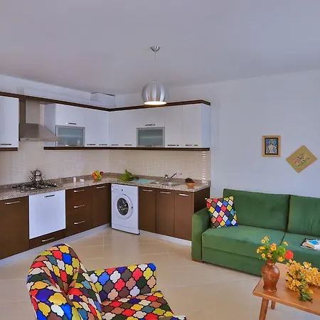 Merkezde, Konforlu, 2 Odali Appartement