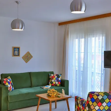 Merkezde, Konforlu, 2 Odali Appartement *