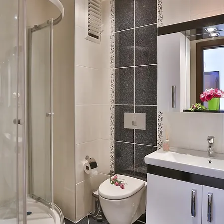 Appartement Merkezde, Konforlu, 2 Odali Kaş