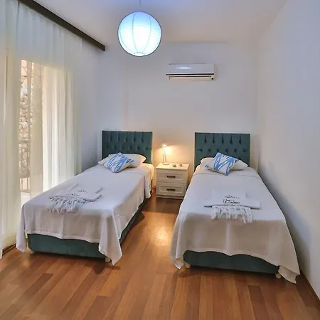 Merkezde, Konforlu, 2 Odali Kaş